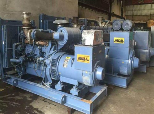 覃塘发电机组带负载降电压是什么原因照成的？